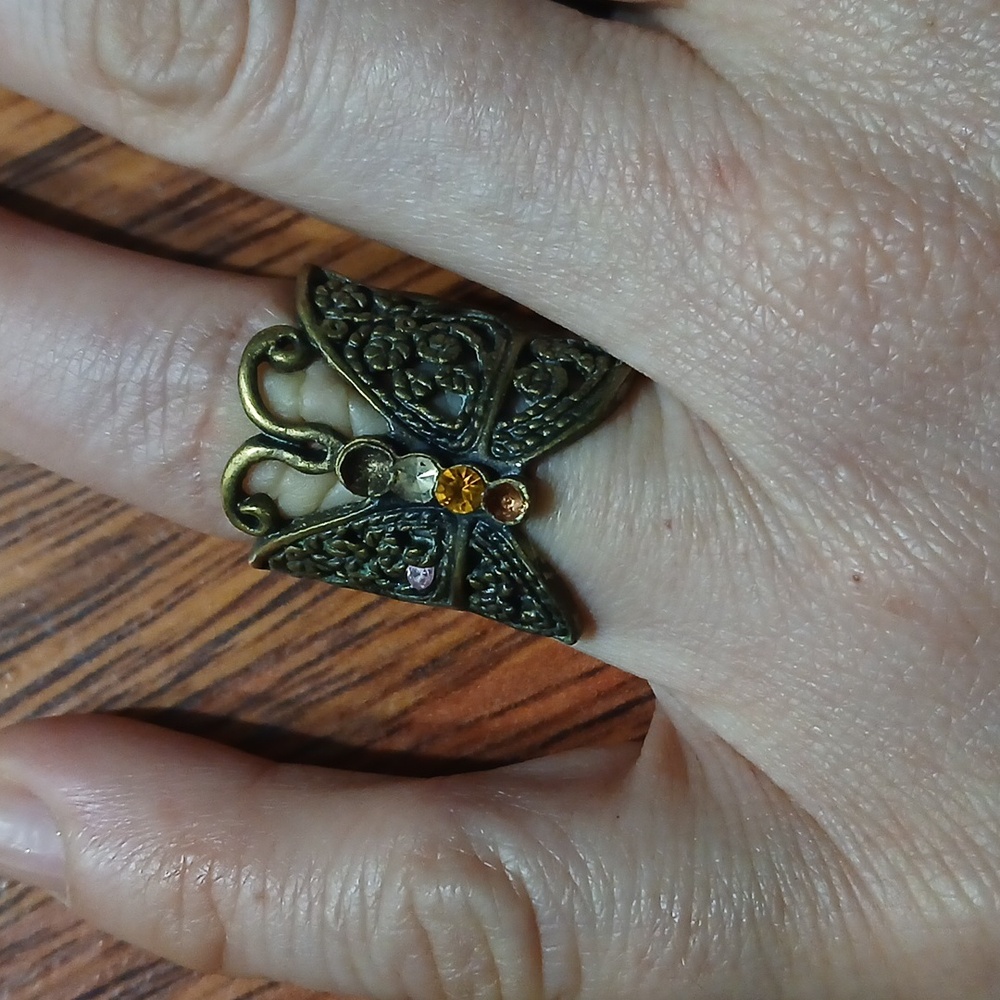 Ring - Picture 2 of 4